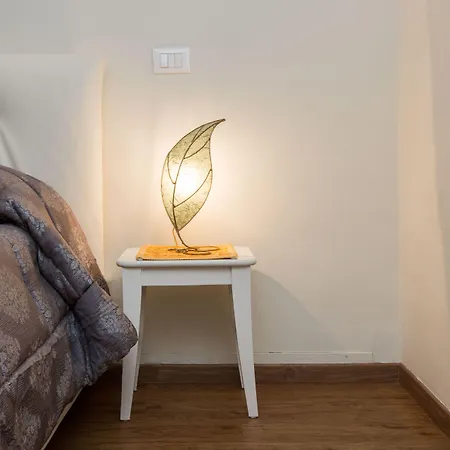 Lägenhet Charming Cavour Heart Of Florens