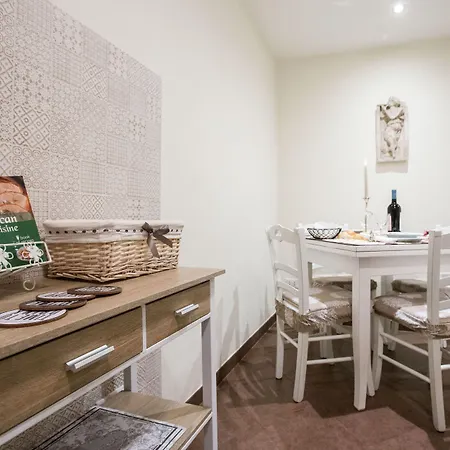 Lägenhet Charming Cavour Heart Of Florens