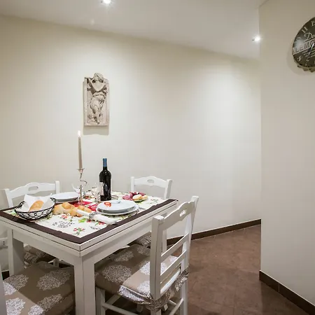 Charming Cavour Heart Of